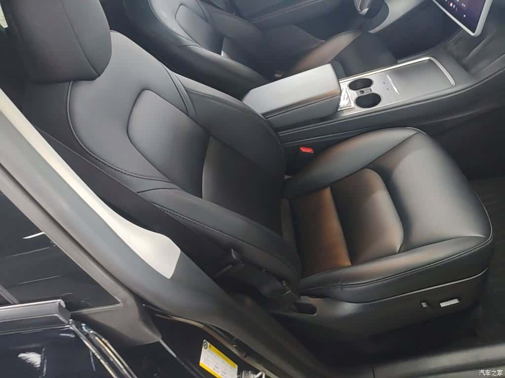 Tesla Model Y, 2023 25
