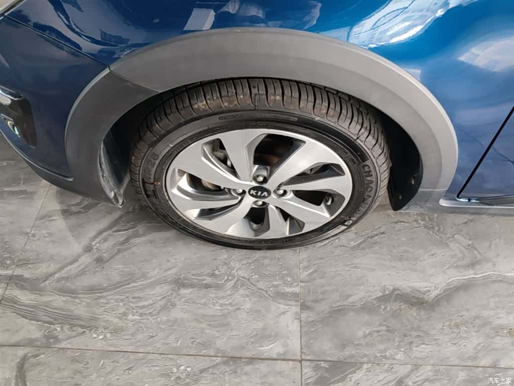 Kia KX, 2019 23