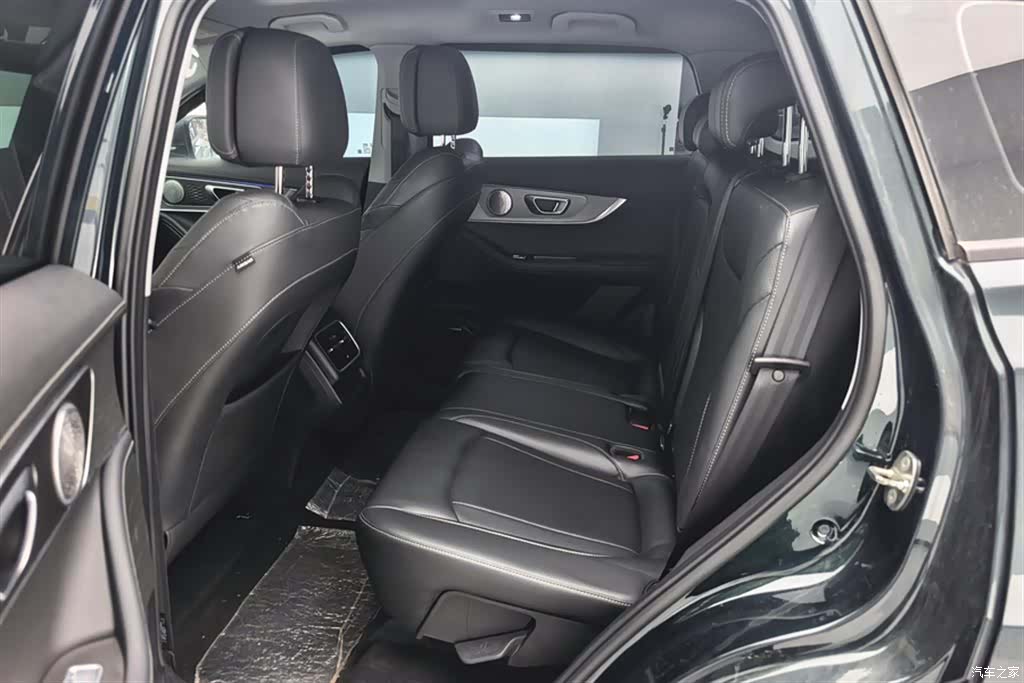 Chery Tiggo 8, 2023 11
