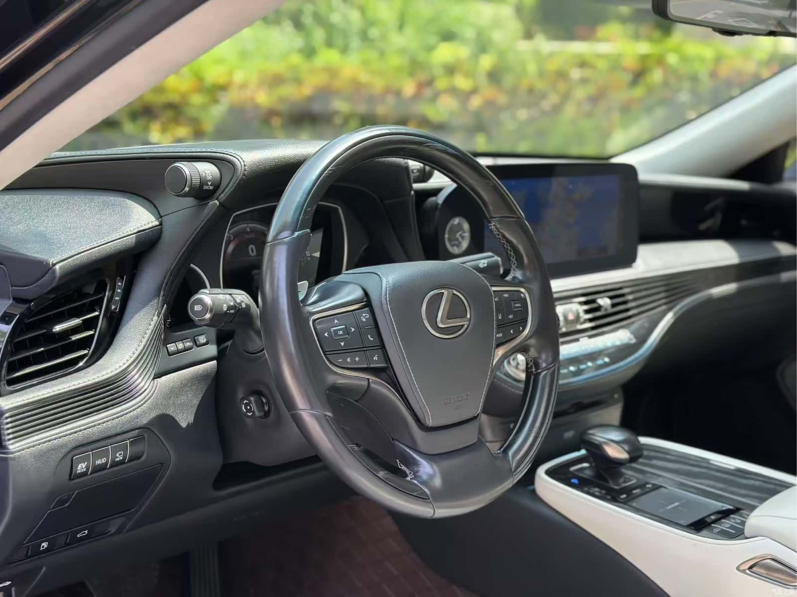 Lexus LS, 2021 6