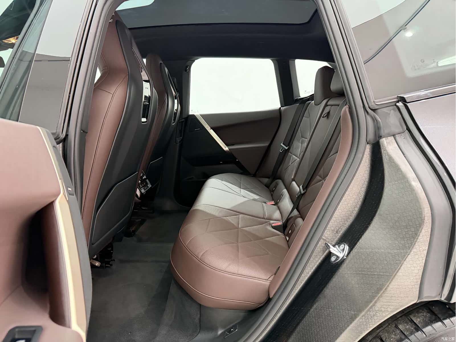 BMW iX, 2023 16