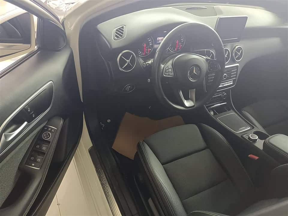 Mercedes-Benz Class A Mercedes-Benz Class A