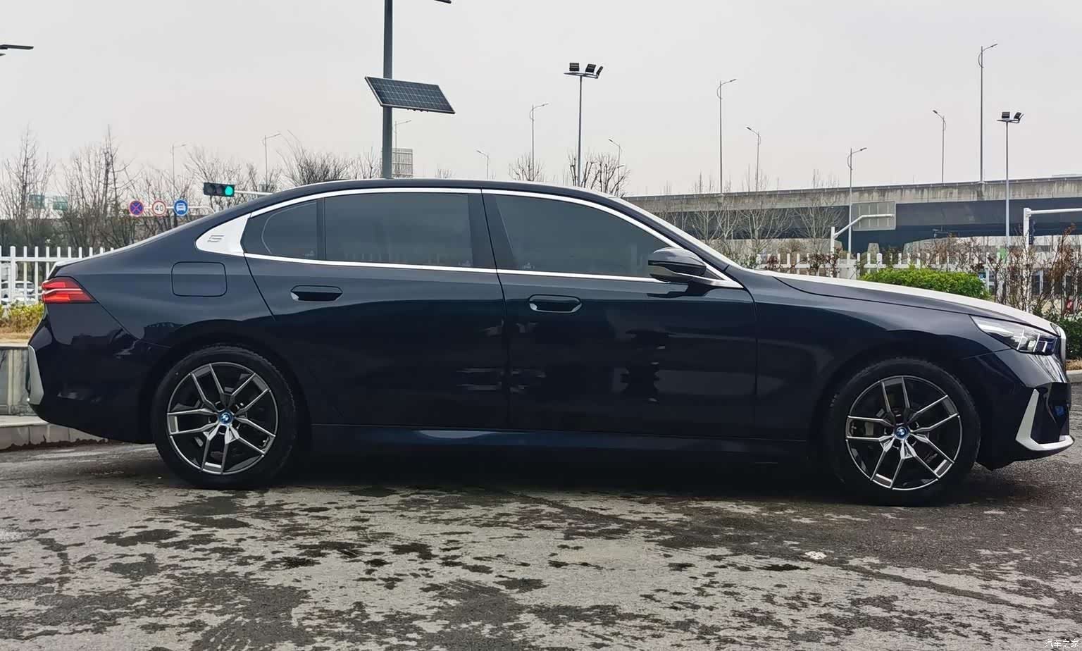 BMW i5, 2025 7