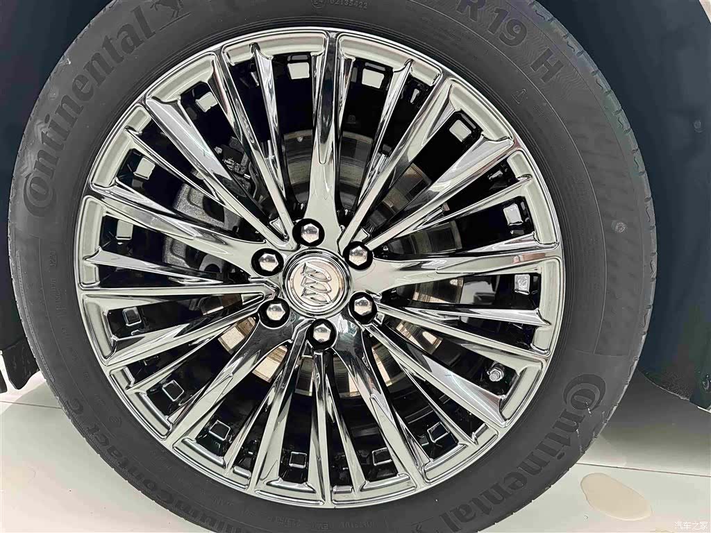 Buick Century, 2025 8