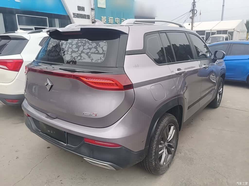 Wuling RS-5, 2020 7