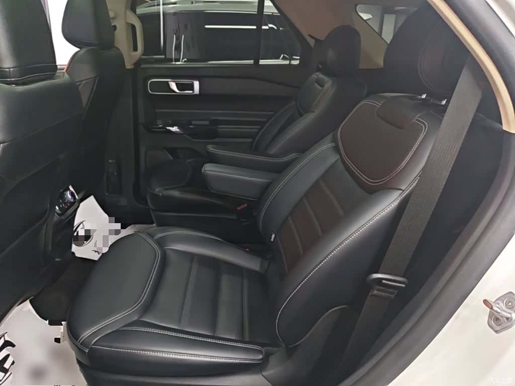 Ford Explorer, 2023 17