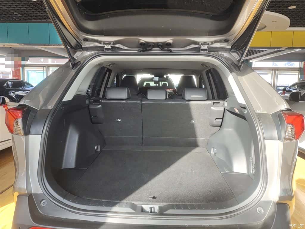 Toyota RAV4, 2023 18