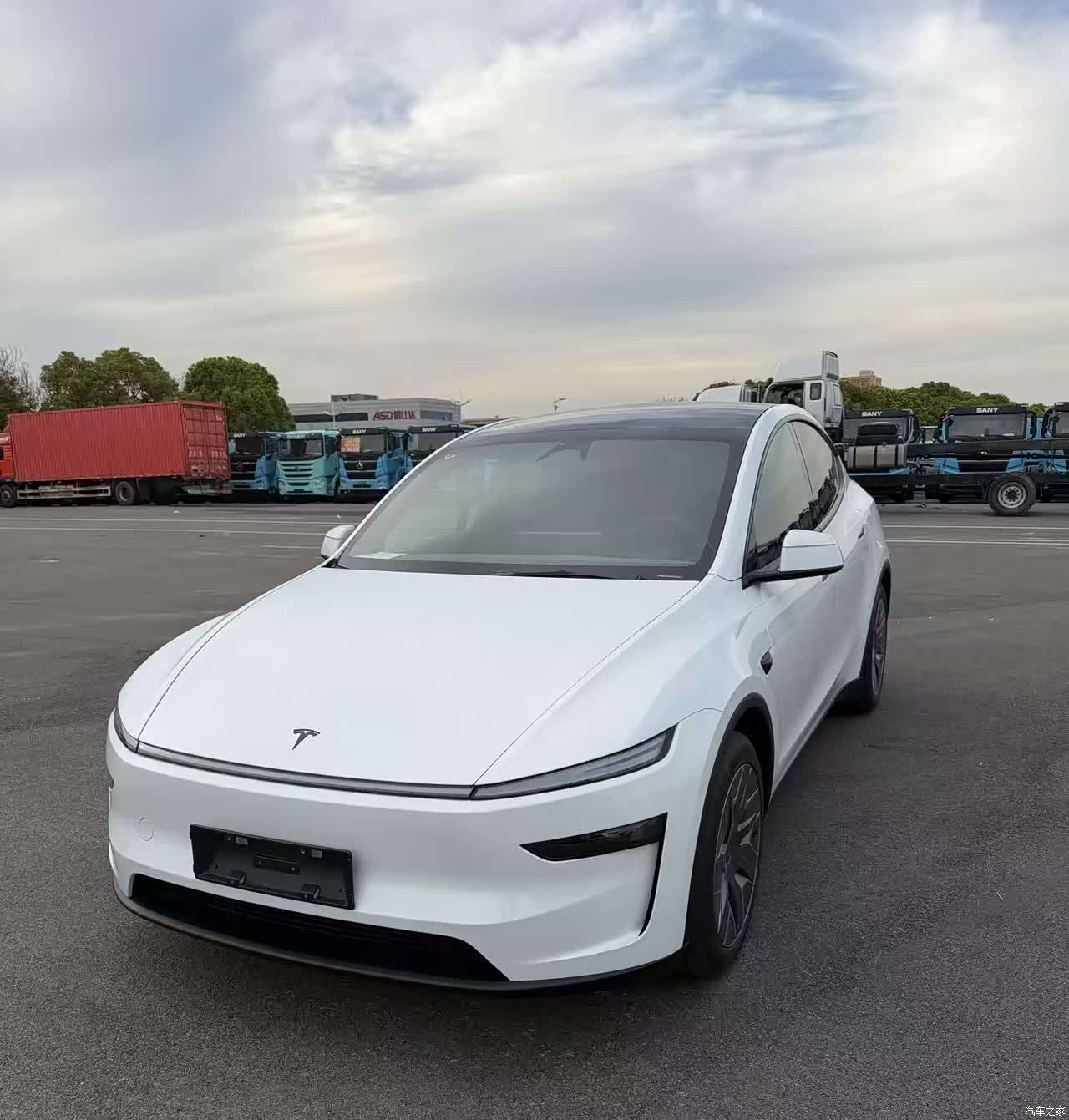 Tesla Model Y, 2026 26
