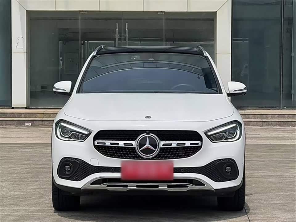 Mercedes-Benz GLA Mercedes-Benz GLA