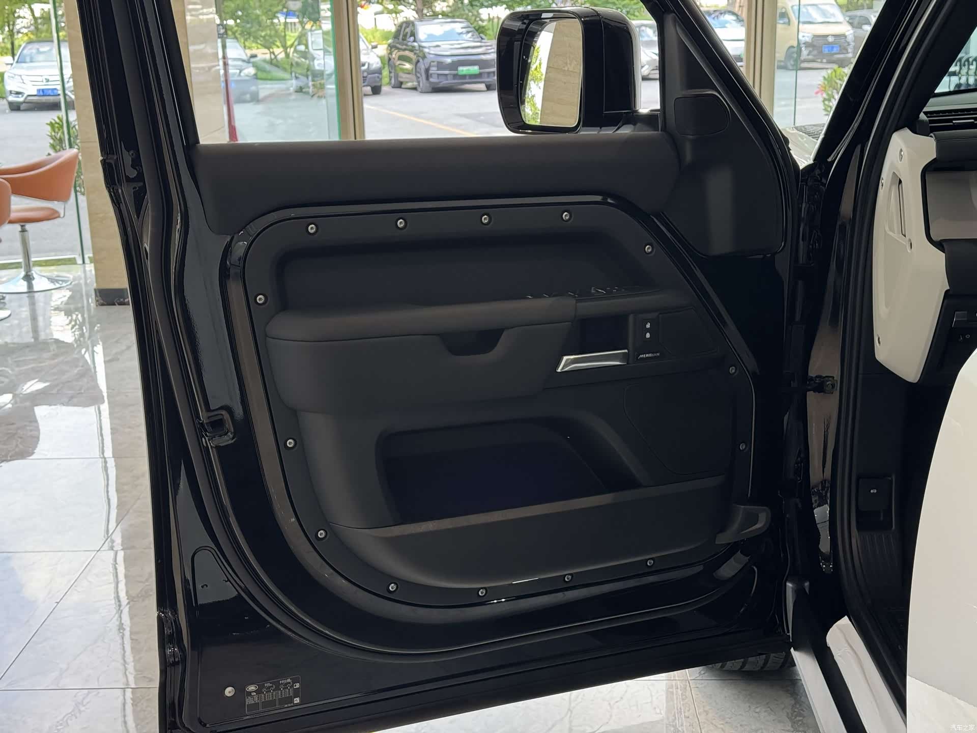 Land Rover Defender, 2025 6