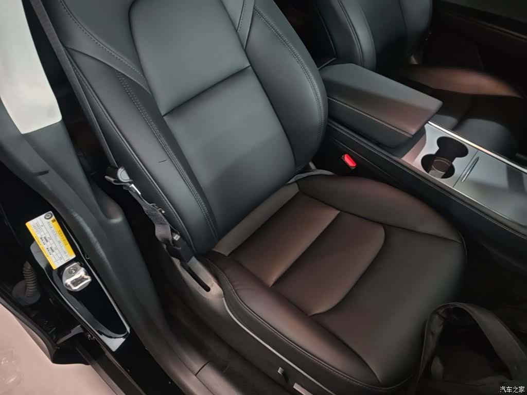 Tesla Model Y, 2022 25