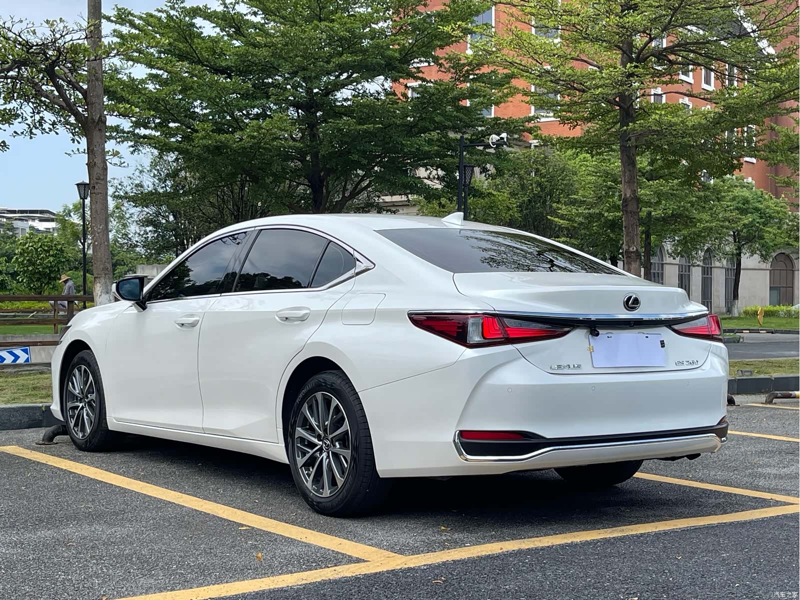Lexus ES, 2024 6