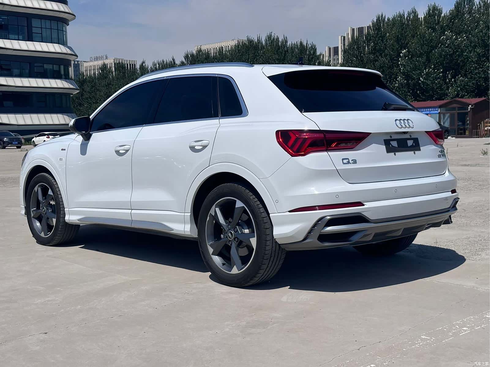 Audi Q3, 2022 8