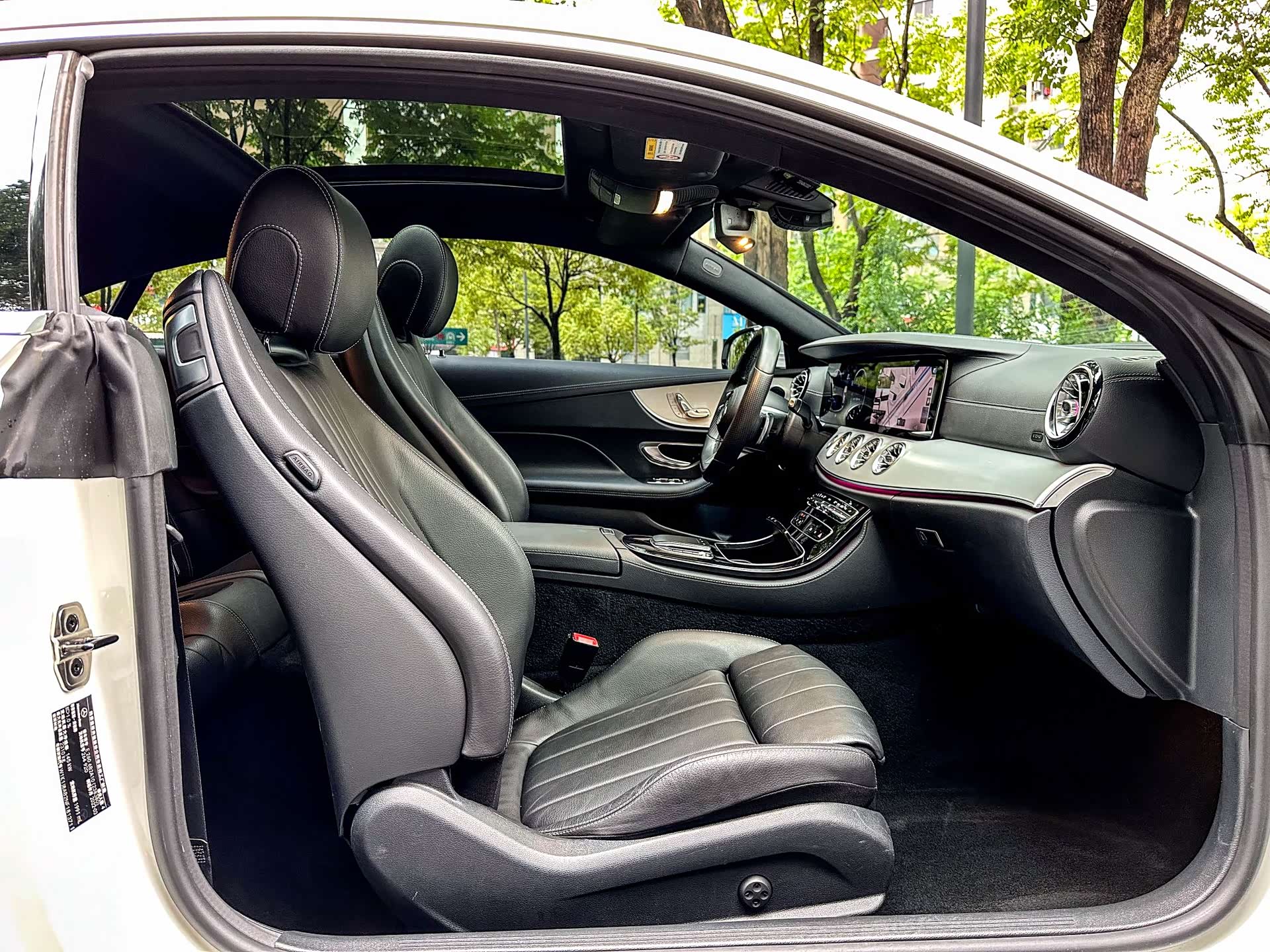 Mercedes-Benz E-Class, 2022 15