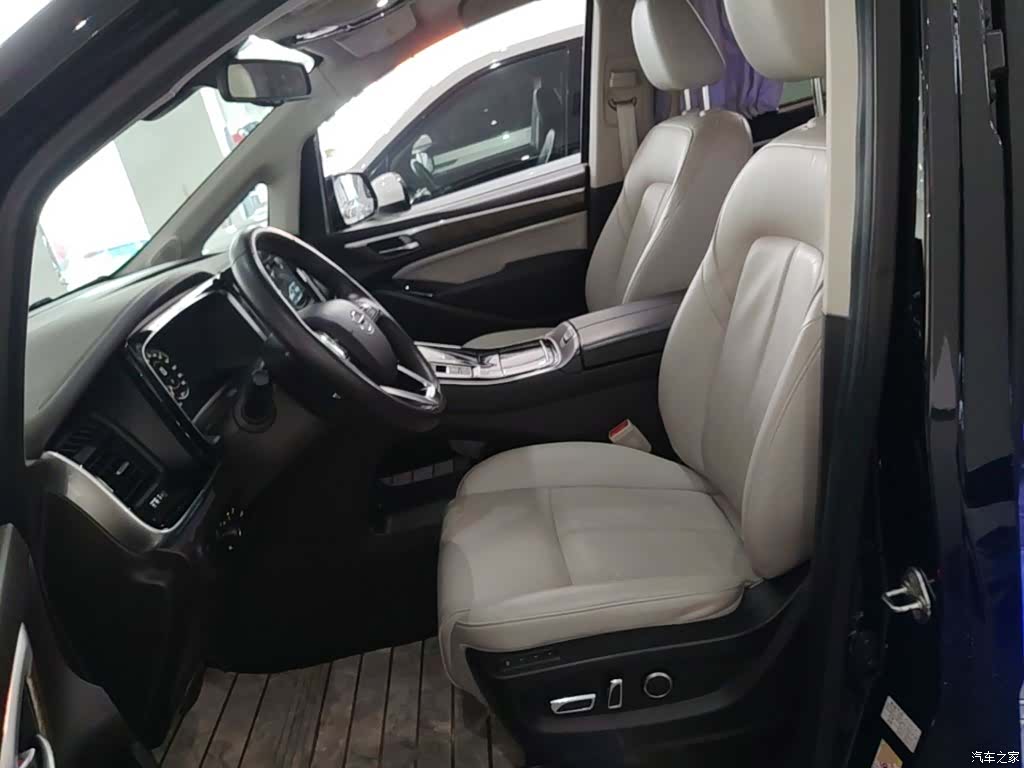 Trumpchi M8, 2022 15