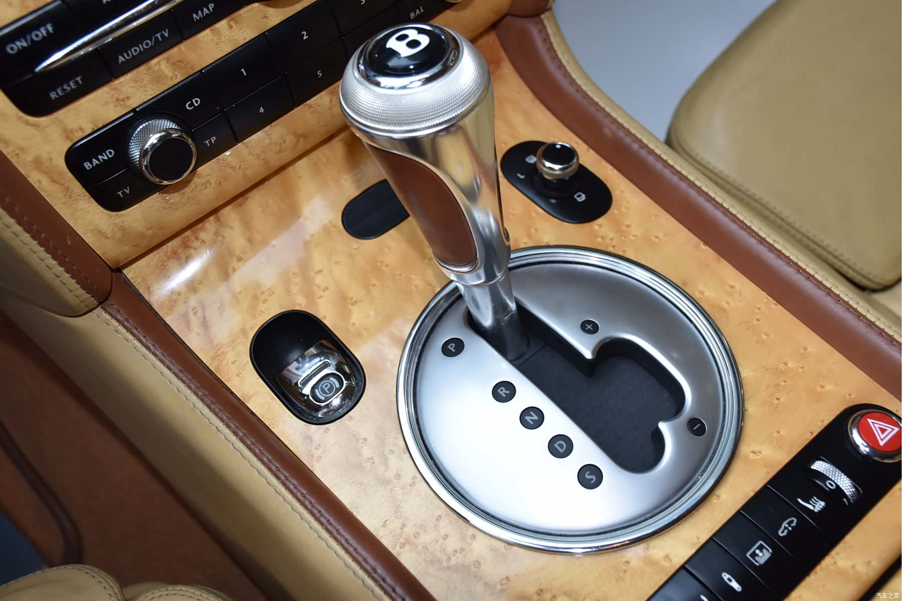 Bentley Flying Spur, 2008 8