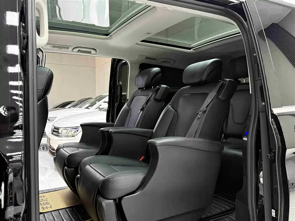 Mercedes-Benz V-class