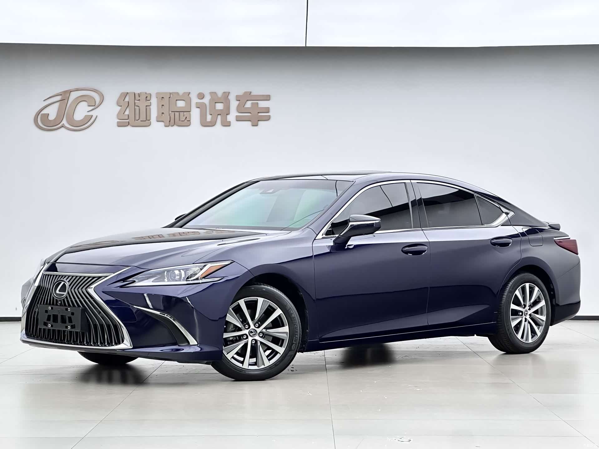 Lexus ES, 2020 1