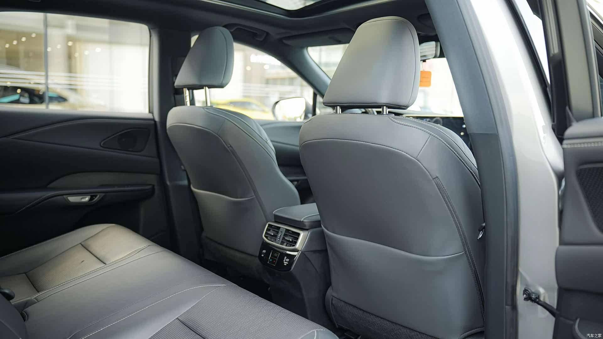 Lexus RX, 2023 13