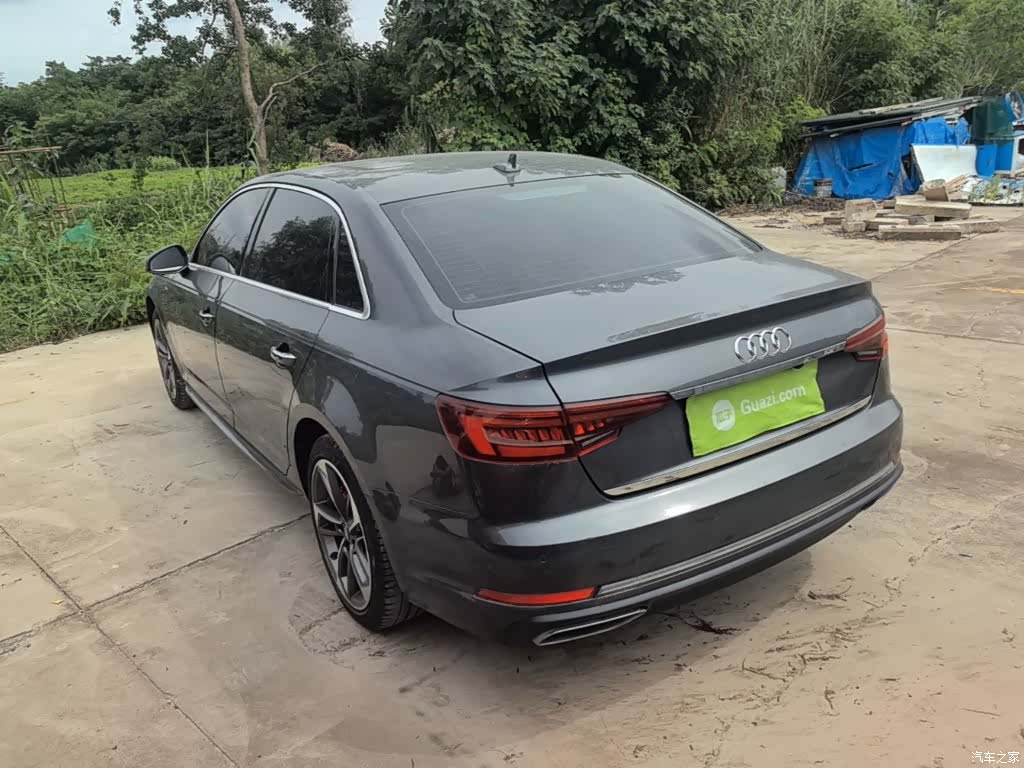 Audi A4L, 2020 все фото