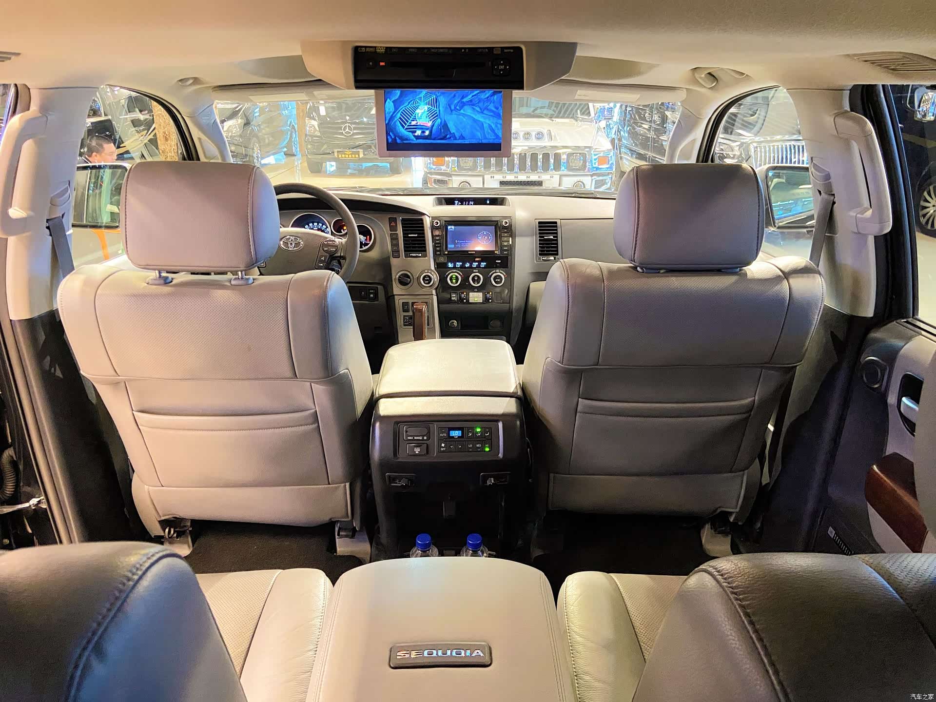 Toyota Sequoia, 2011 18