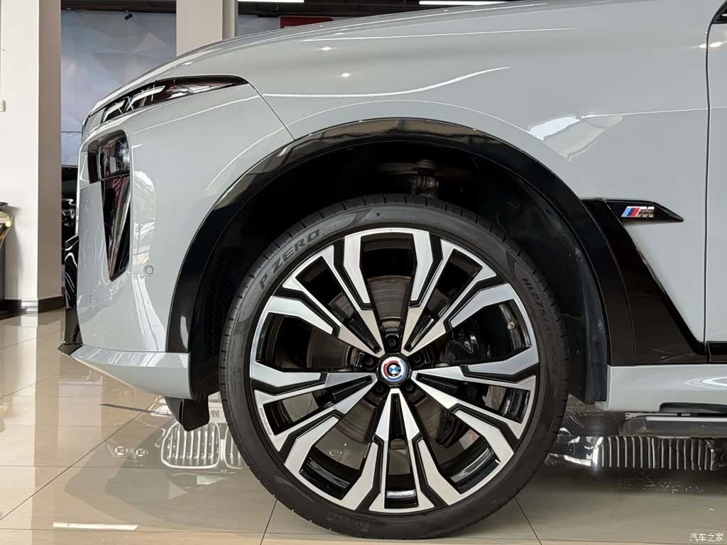 BMW X7, 2023 4
