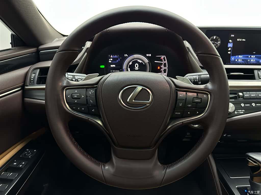 Lexus ES, 2021 9
