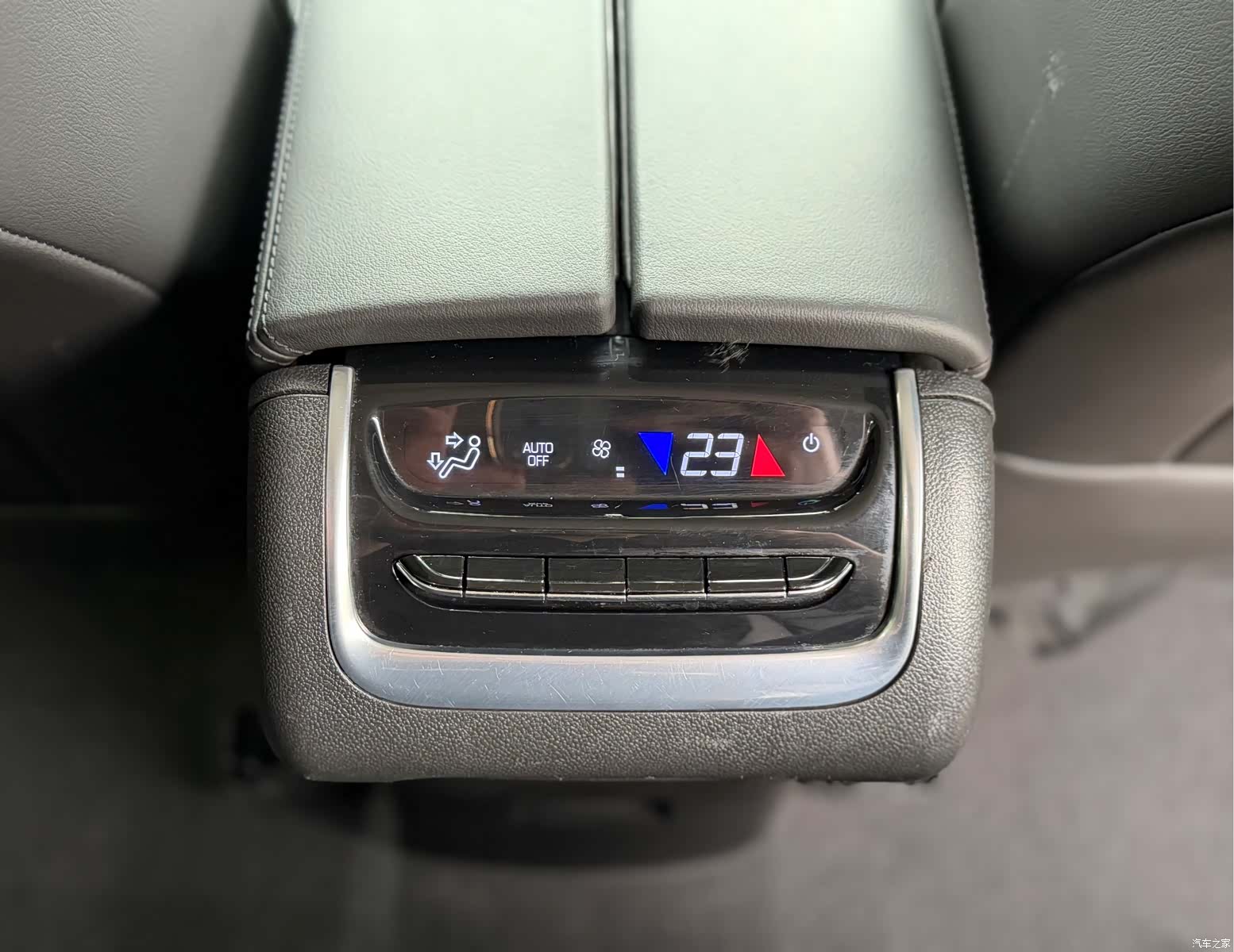 Buick Enclave, 2021 9
