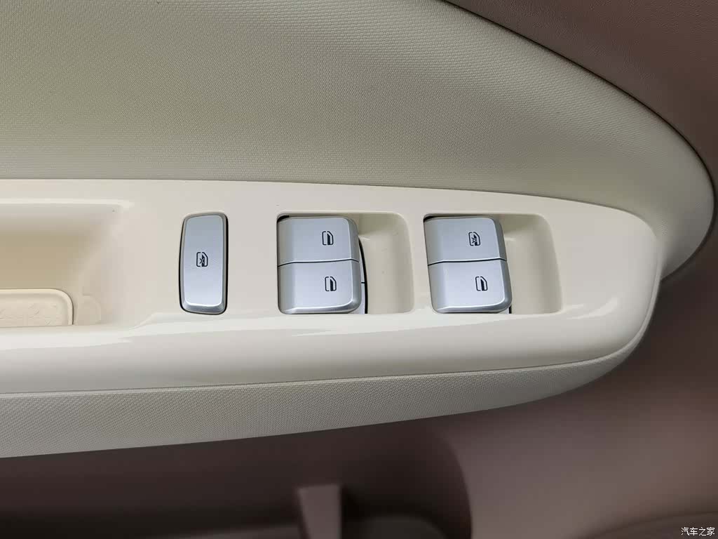 Wuling MINIEV, 2025 9