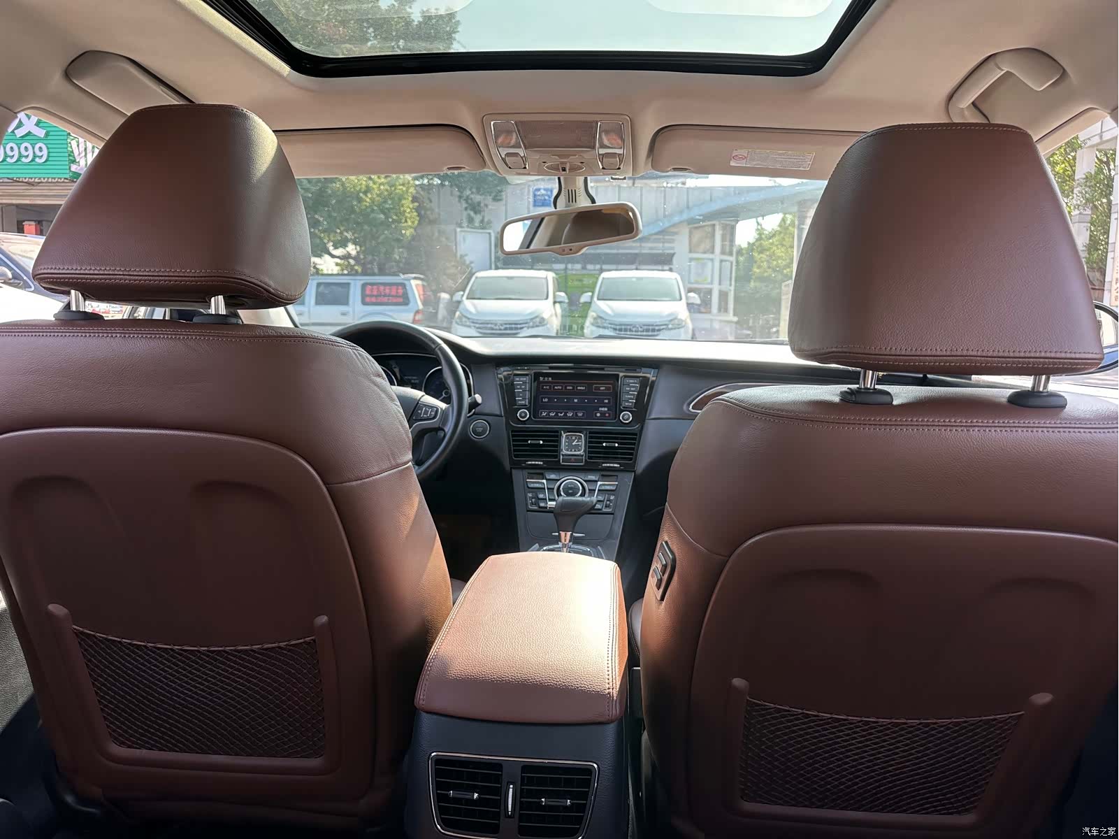 Hongqi H7, 2015 10
