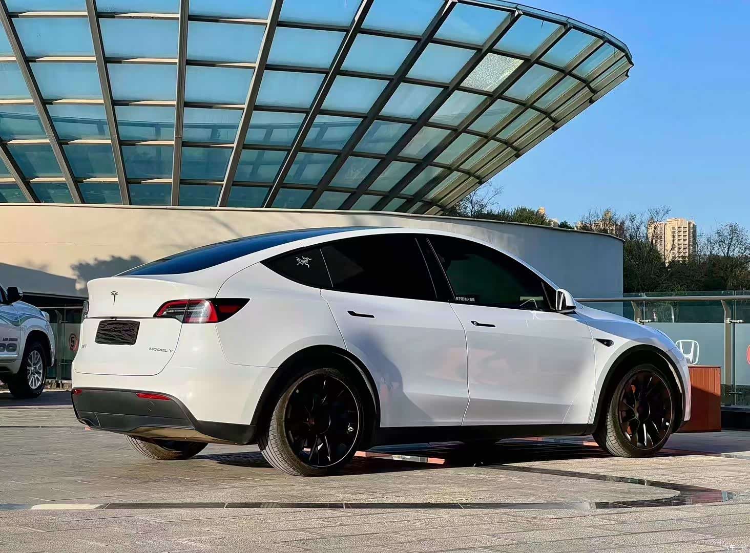 Tesla Model Y, 2023 6