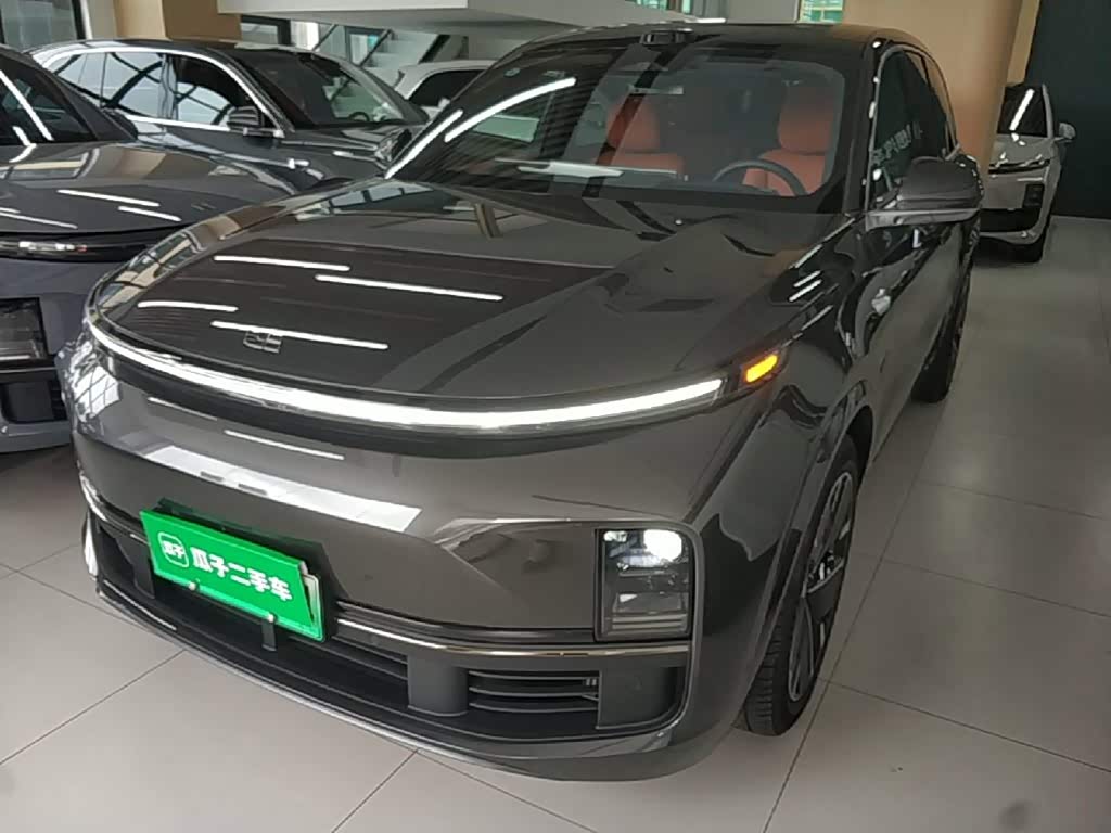 Li Auto L8