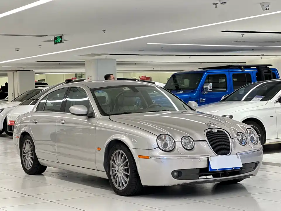 Jaguar S-TYPE