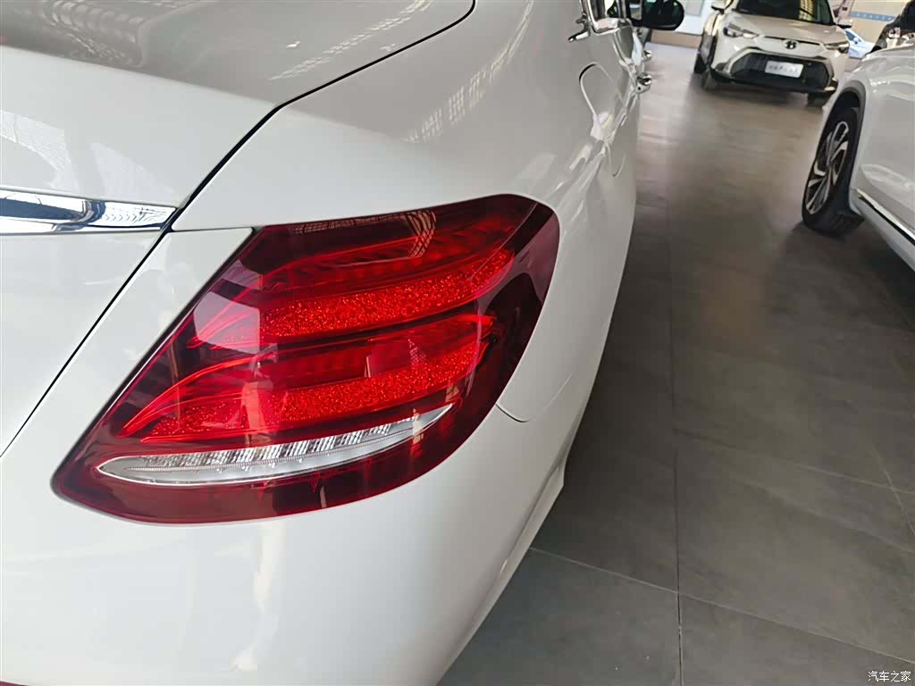 Mercedes-Benz E-Class, 2017 24
