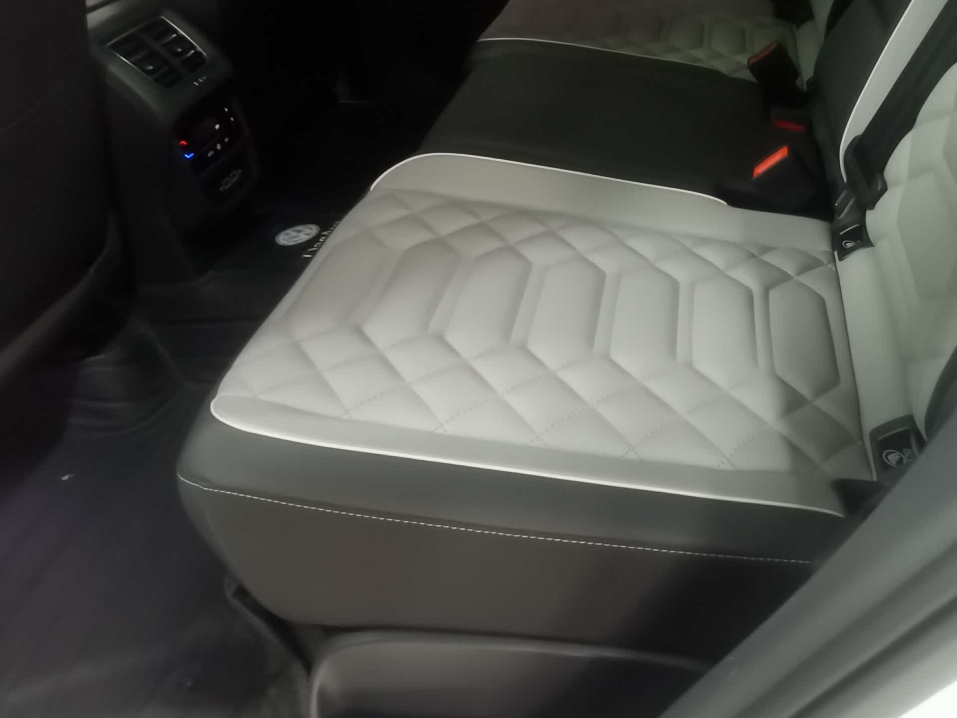 Volkswagen Tayron, 2023 18