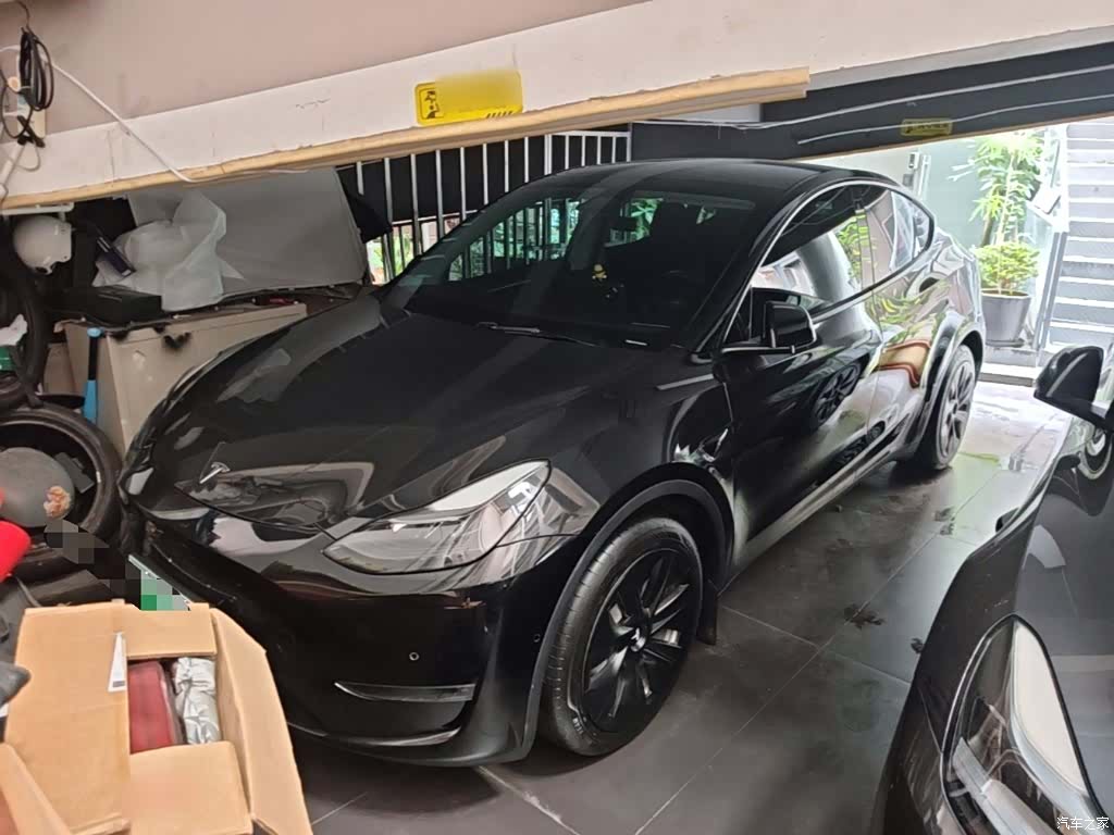 Tesla Model Y, 2021 1