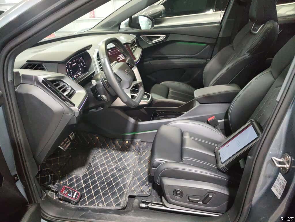 Audi Q4 e-tron, 2024 15