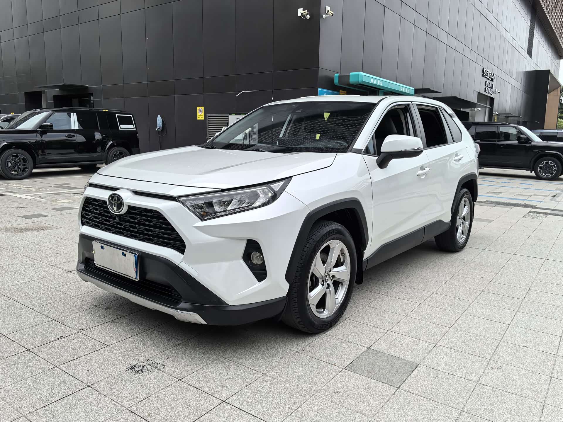 Toyota RAV4, 2021 1