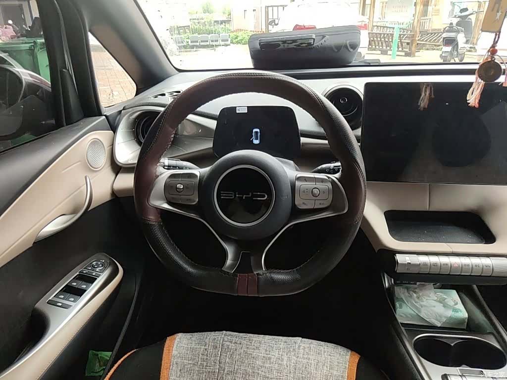 BYD Dolphin, 2023 3