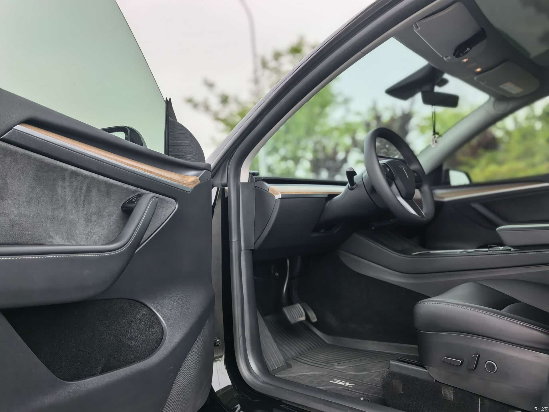 Tesla Model Y, 2022 3