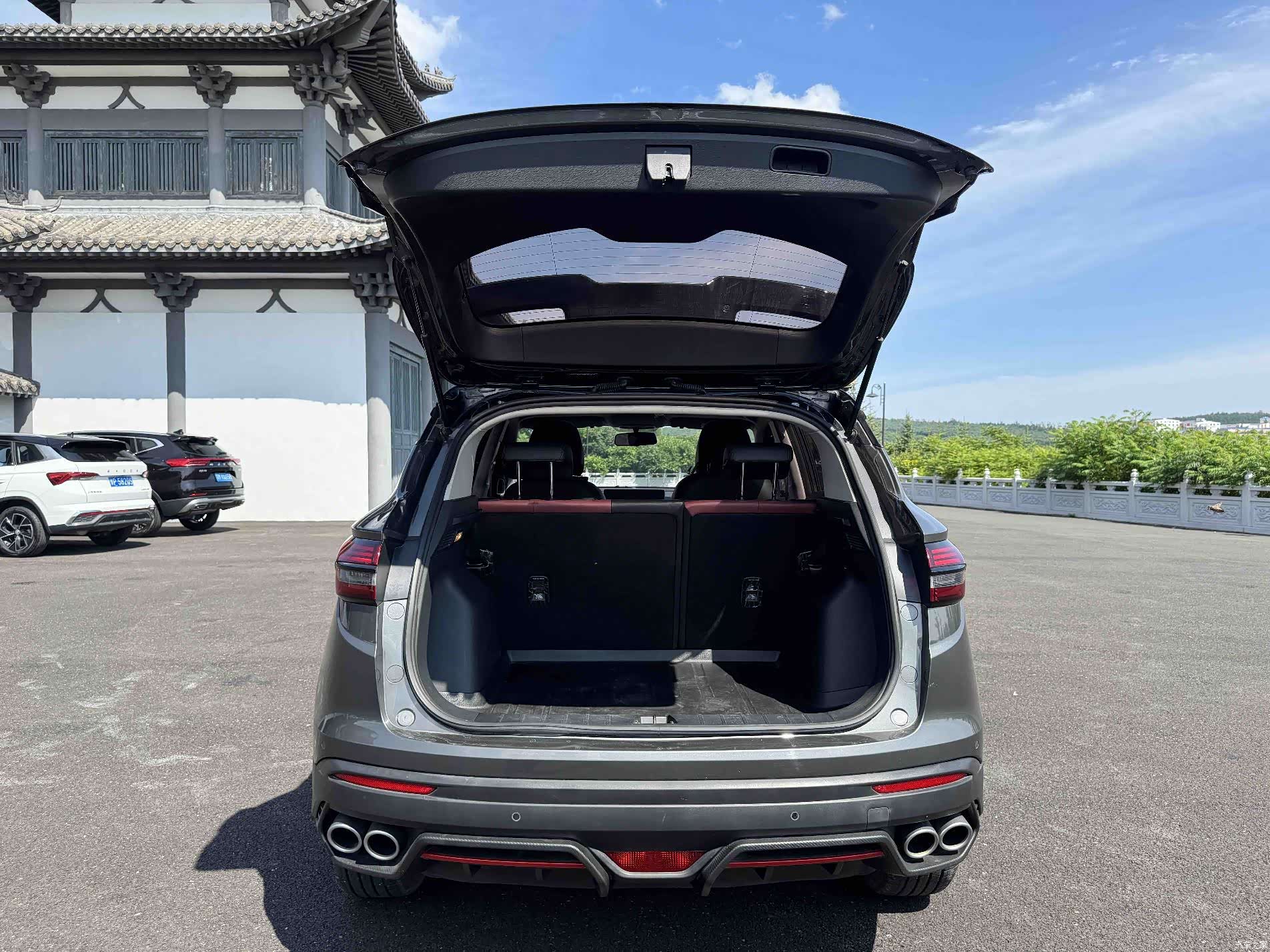 Geely Coolray, 2022 18