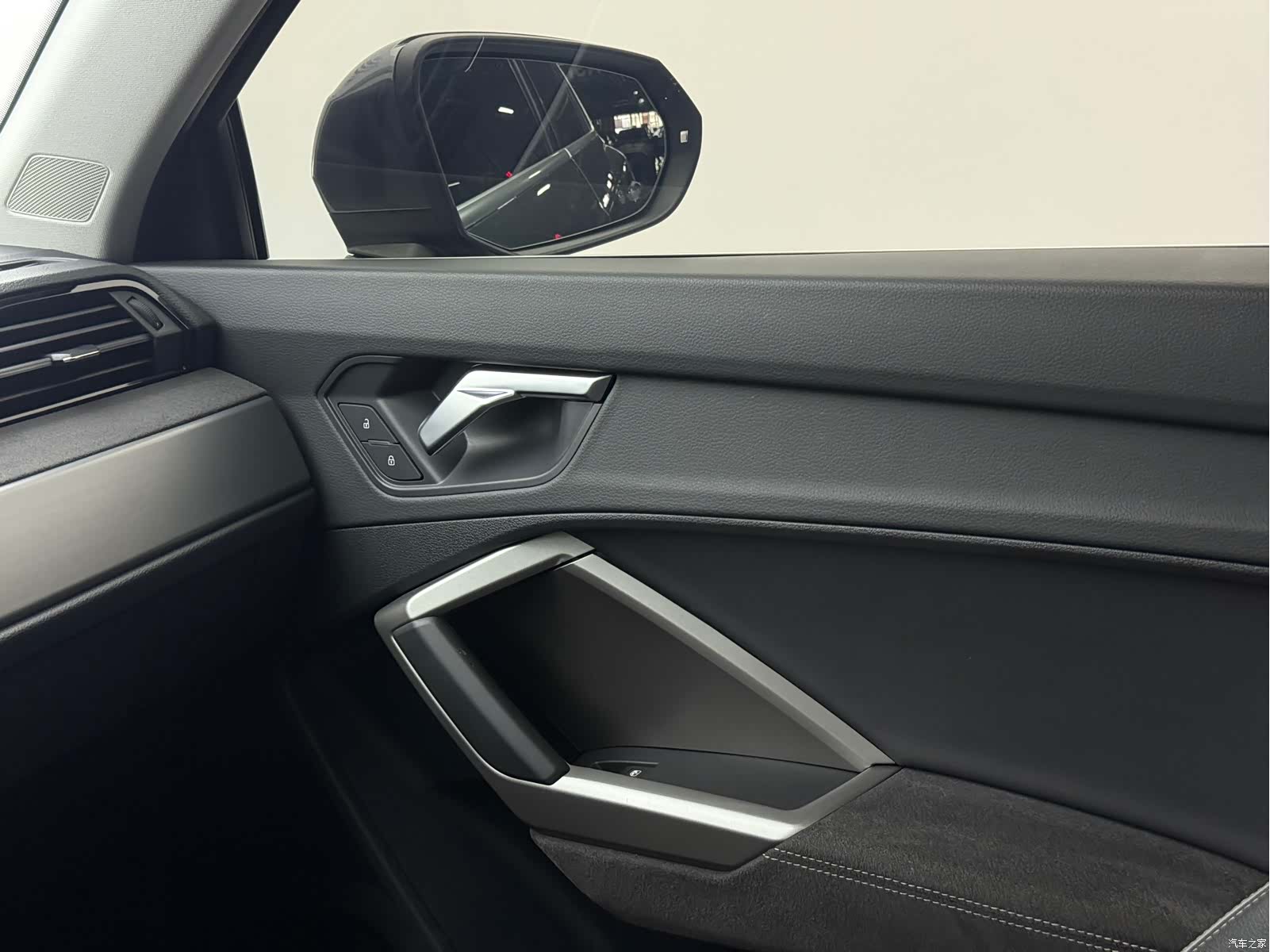 Audi Q3, 2023 12