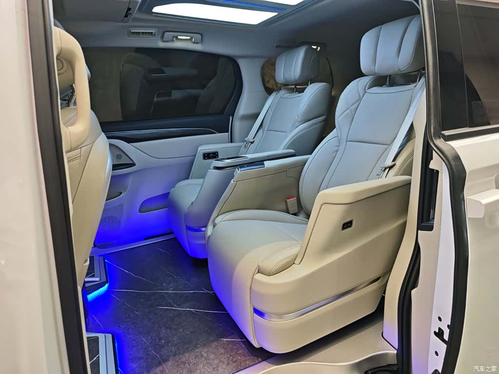 Buick GL8, 2024 9