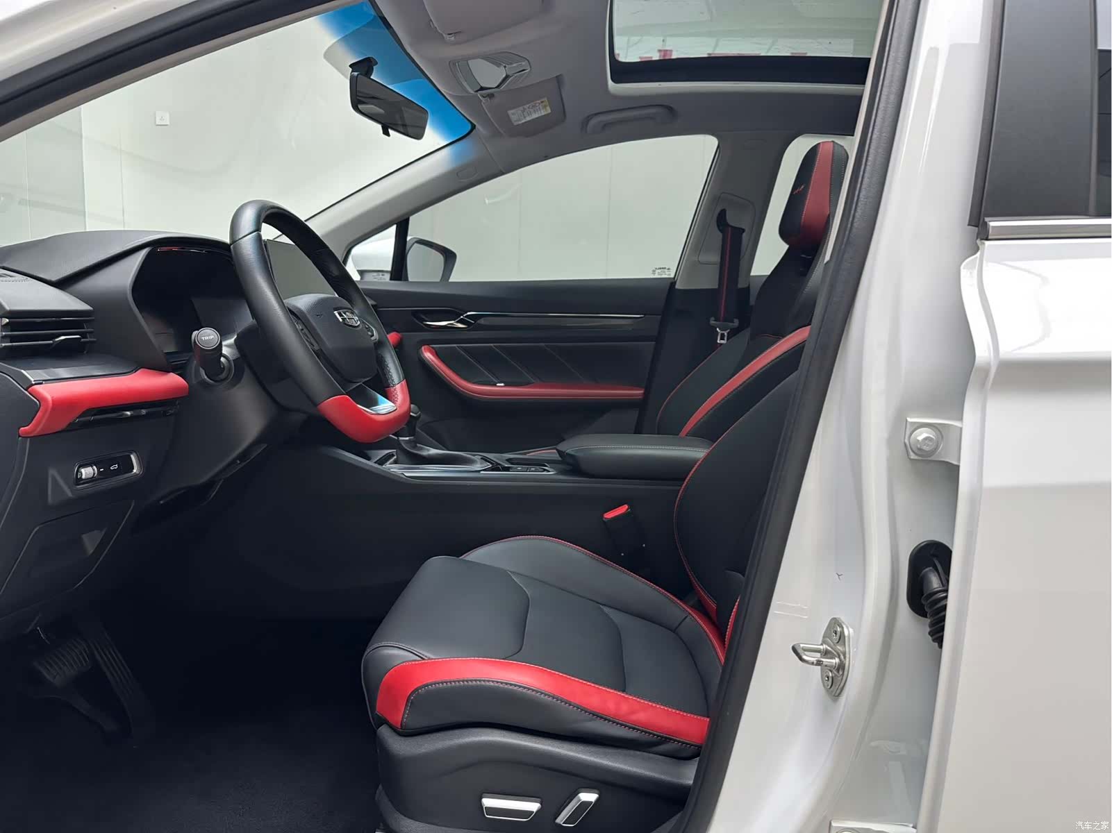 Geely Emgrand, 2022 4