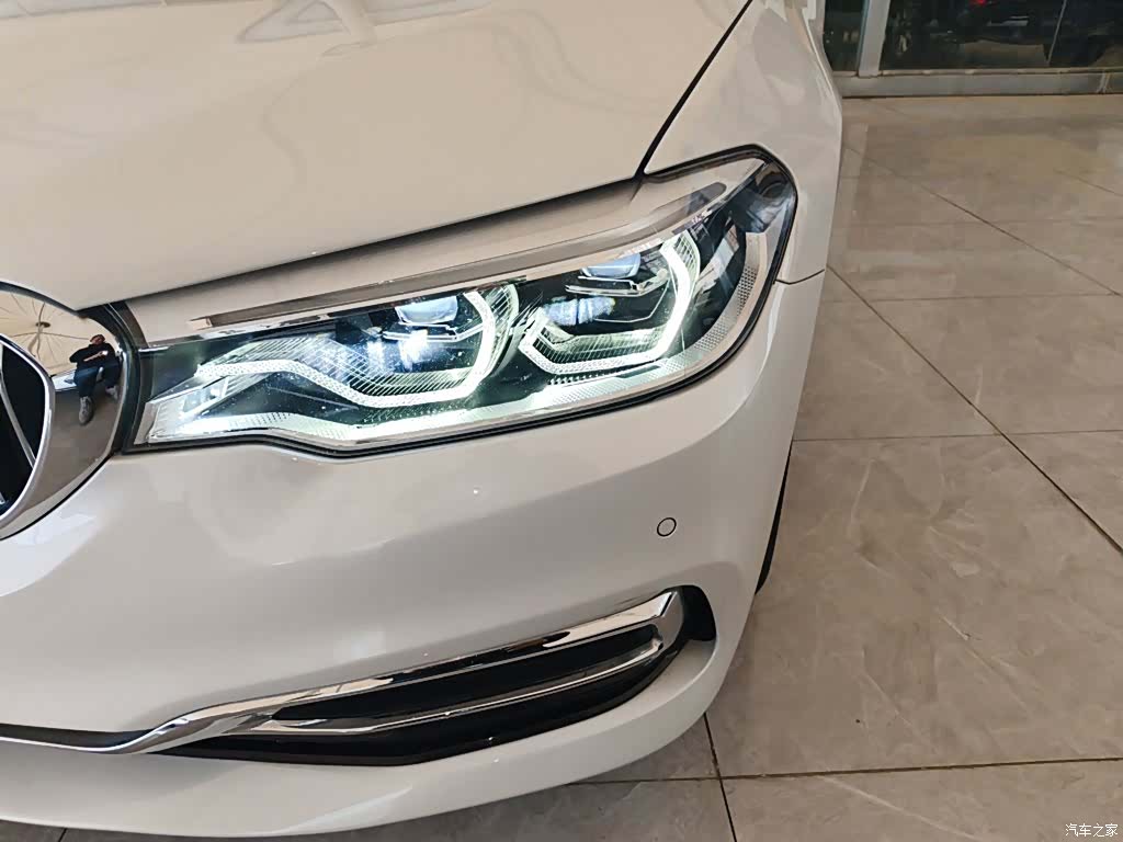 BMW 5 Series, 2020 24