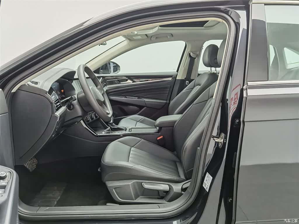 Volkswagen Passat, 2023 10