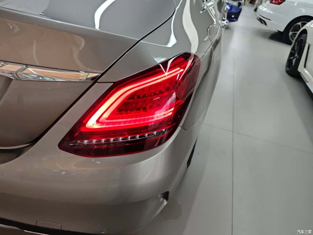 Mercedes-Benz C-Class, 2021 24