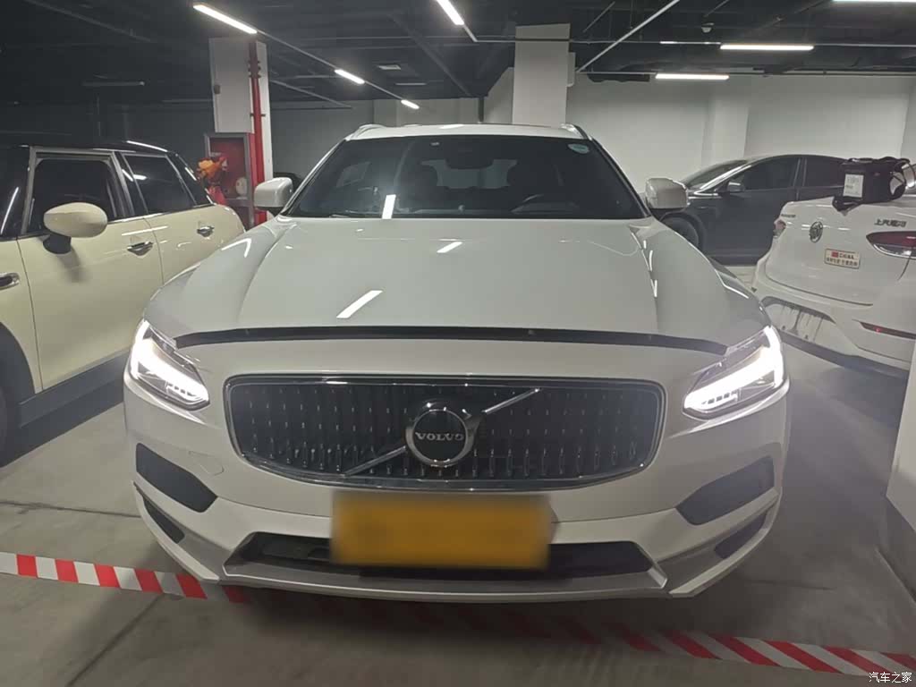 Volvo V90, 2021 3