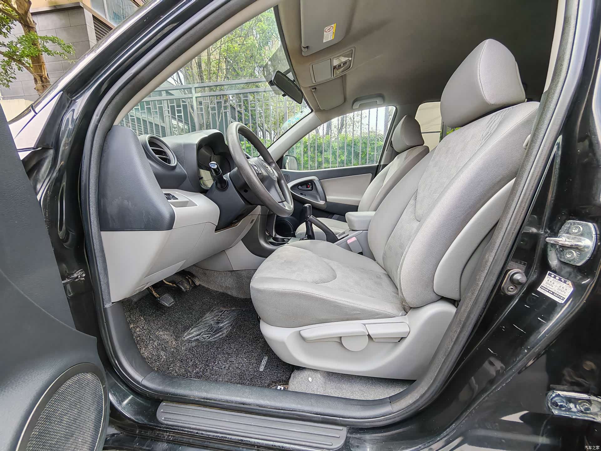 Toyota RAV4, 2011 9