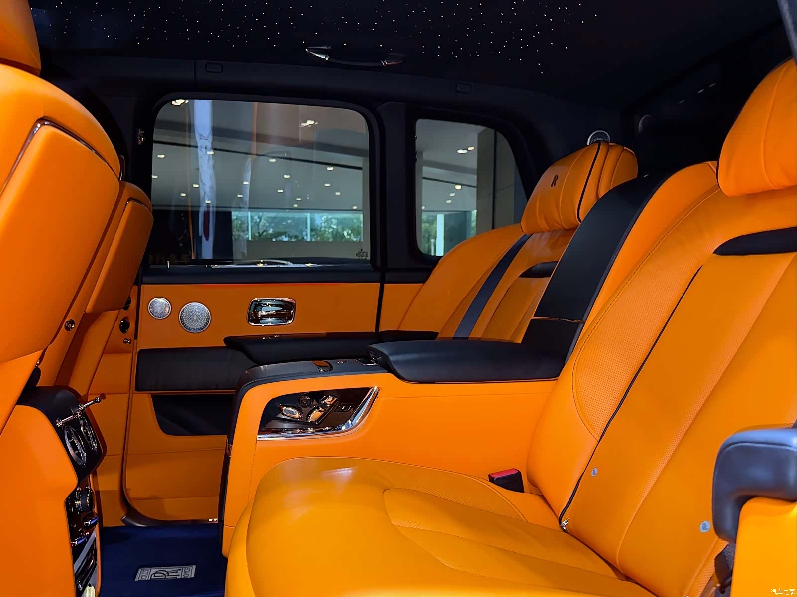 Rolls-Royce Cullinan, 2022 24